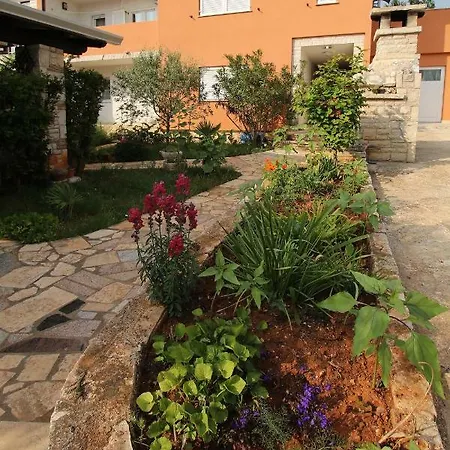 Apartment Valmas *