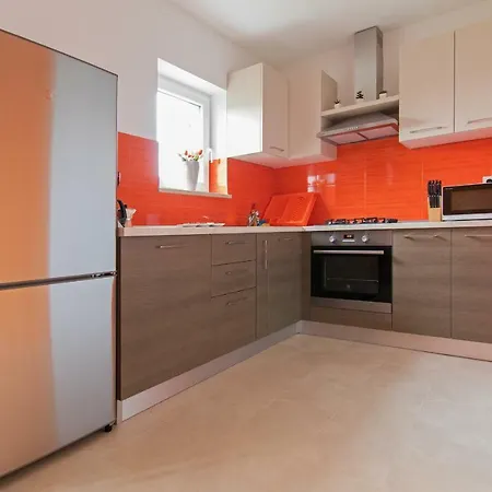 Valmas Apartment