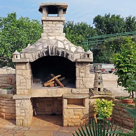 Апартаменти Valmas *