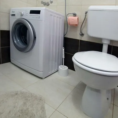 Valmas Apartman *